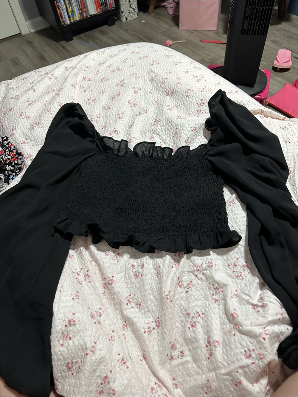 Black Smocked Puff-Sleeve Crop Top - Women's